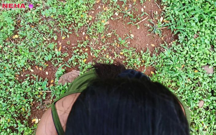 Neha: हमने सार्वजनिक रूप से पहली बार चुदाई की कोशिश की