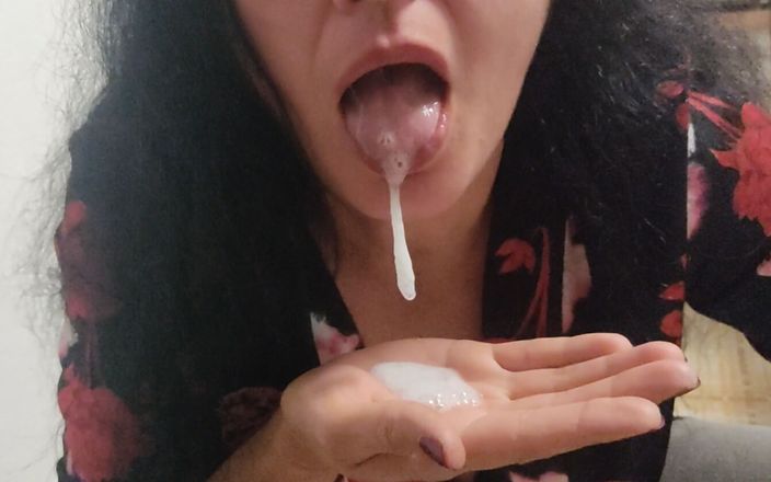 Winonna8: Mi ha riempito la bocca di molto sperma come su...
