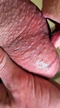 Palla-piena.mp4 palle succhiando ne prendo due in bocca leccate e pompino con sborra sulle mie grandi tette