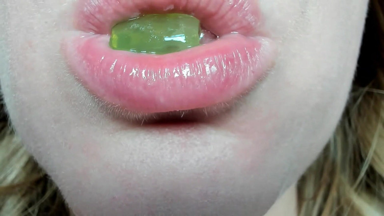 Julie_Bliss: Julie Bliss - Giantess