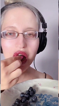 Asmr Blueberry Mănâncă - Asmr, Ochelari de ochi, Giantess