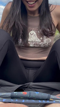 Ho fatto un'escursione e ho dato un grande kiwi un footjob sulla pista