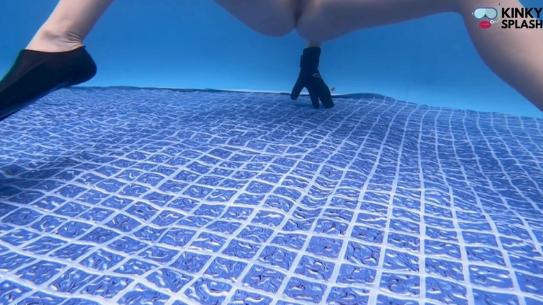 UKCuteGirl Lucy Lauren: Masturbieren in schnorchelausrüstung - Unterwasser-cumshot