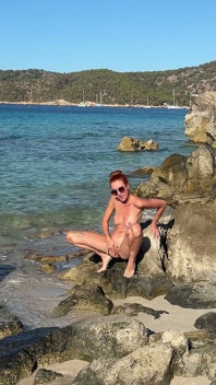 Jag älskar att kissa med utsikt över havet! Stark piss utomhus
