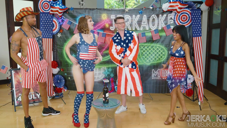 Jerkaoke: Jerkaoke - šťastný 4. července! Aliya Brynn, Kate Bloom a Ember Snow