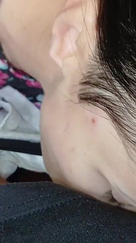 Naše třetí přítelkyně sleduje v parku, takže nás nikdo nechytí při sexu
