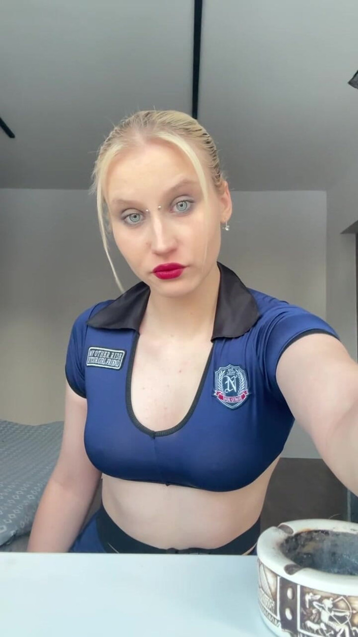 MertyXXX: Fatăfumător