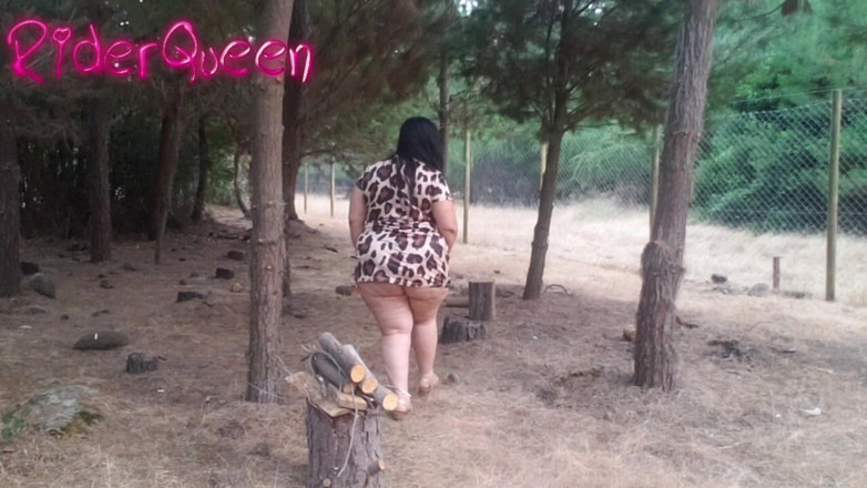 Riderqueen BBW Step Mom Latina Ebony: Recoping Woods Sexy macecha Venku