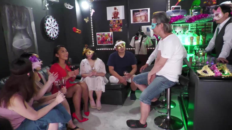 Raptor Inc: Fascinerende happening-bar - seks