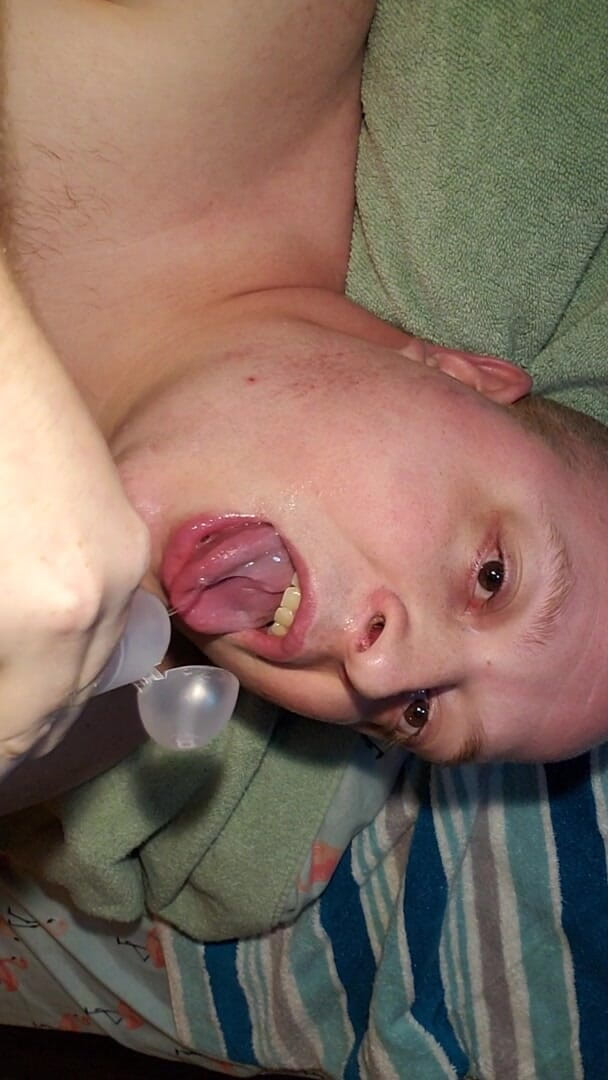 Charlieboy69: Diep in de keel dildo