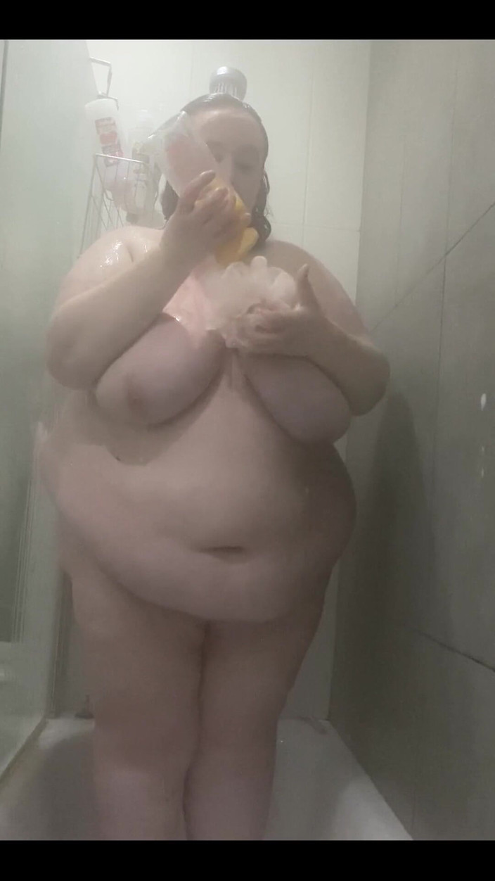 Ivy gold: Ivy lagi asik mandi