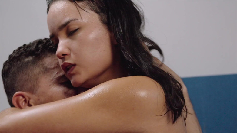 Plenna Filmes: I Was Working and She Came to Ask Me for...