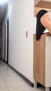 Sexo arriesgado con el amigo de mi esposo, ¡no pude dejar de ver su polla erecta!