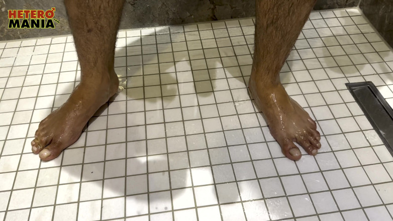 Heteromania: Hetero dom karim kommt, während sie eine fußmassage bekommt