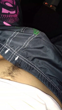 Un penis mare cu cap mare