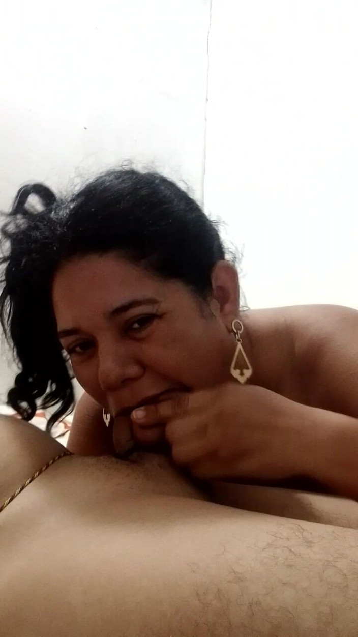 Valkyrie and Luigy Couple: De wilde schoonheid: Valkyrie en haar pijpbeurt