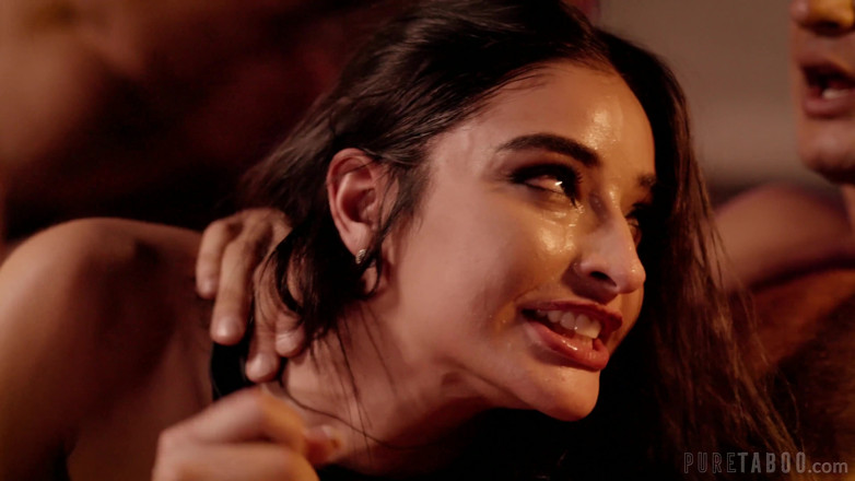 Pure Taboo: Puur taboe Emily Willis onderwerpt zich volledig aan twee dominante...
