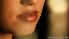 Bollywood Nudes: Gagică indiană dansând pentru noi