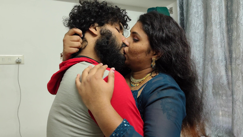 Vaigavarun45: Sexo con hermanastra mientras ella hace la cama, Malayali hermanastra...