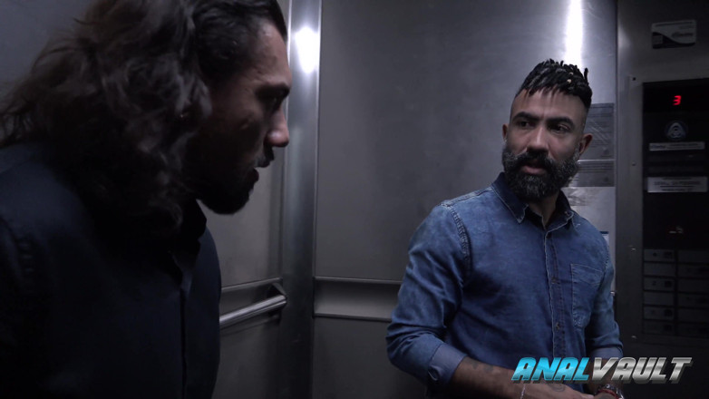 Anal Vault: Iara india ottiene una squadra di due amici in trio...