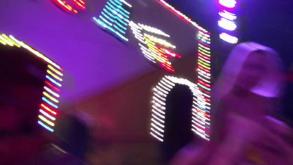 FUCK PARTY XXX and VINTAGE PARTY: O tipă tatuată este futută de un tip clovn