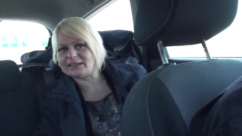 German Full Movies: 4 Heures De Gangbang, Une Blonde En Lingerie Se Fait...