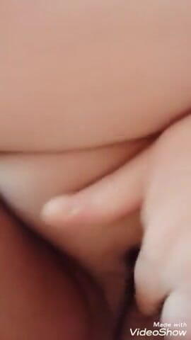 Sugar Girl: Home alone stroking my pussy