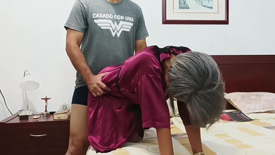 Calvohot70: Üvey annemin mastürbasyonunu görüyorum ve dayanamıyorum, onu sikeceğim, ne lezzetli...