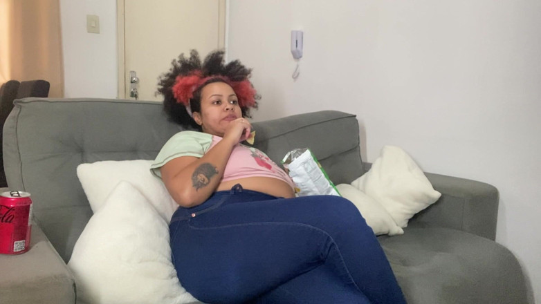 Cutiepiie Chubby: Kentut dan melancap semasa saya menonton TV