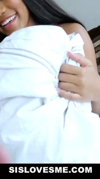 可爱的小继妹jenna Foxx需要继兄弟的帮助