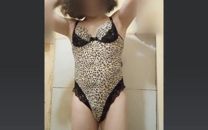 Carol videos shorts: Sexy lencería leopardo