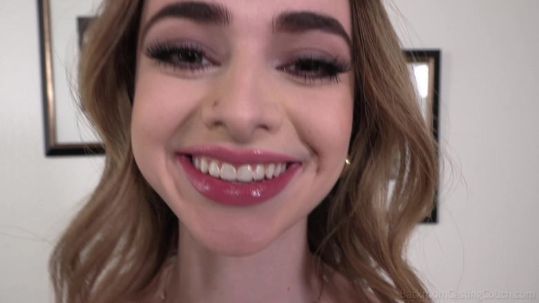 Backroom Casting Couch: Le Casting D’une Jolie Fille Se Fait Sodomiser Comme Prévu