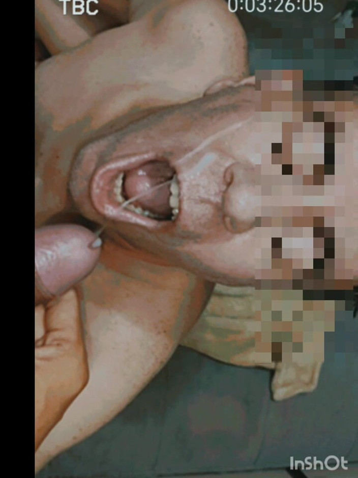 Ivykinky69: Karl Eat Alot dari Sperma