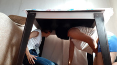 Lesbian-illusion: Schováváme se pod stolem od našich nevlastních bratrů k masturbaci –...