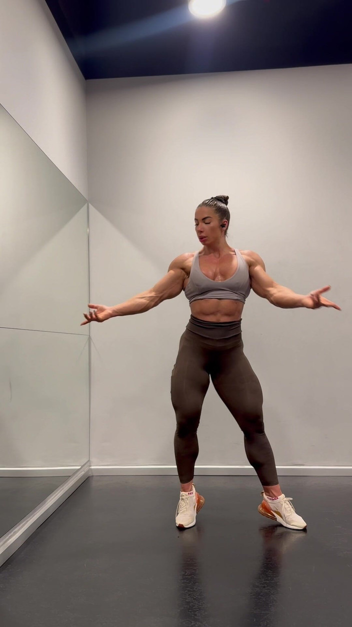 Alesyamuscledoll: 软线。硬规则。