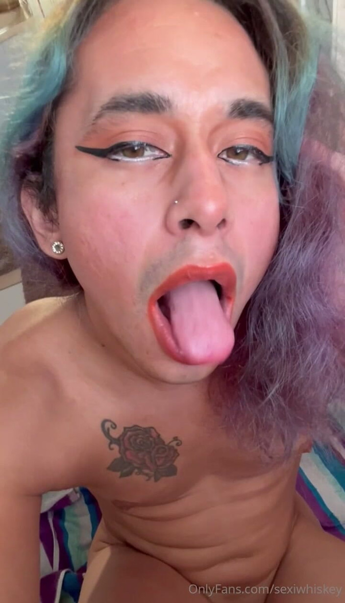 TSJade95: Tôi chơi với âm hộ của tôi cho bố