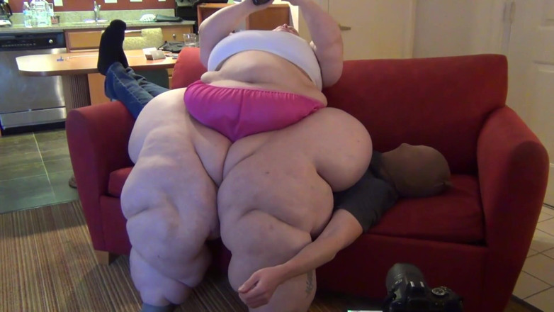 Full Weight Productions: Bobbi Jo smashes him into the sofa