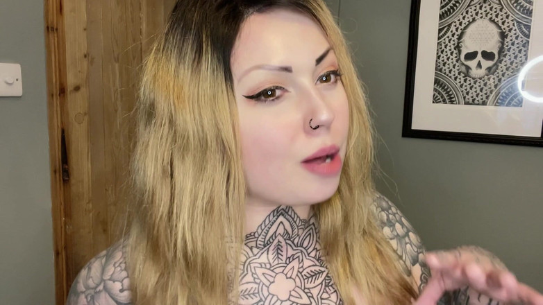 Miss Valentina: Be My House Slave