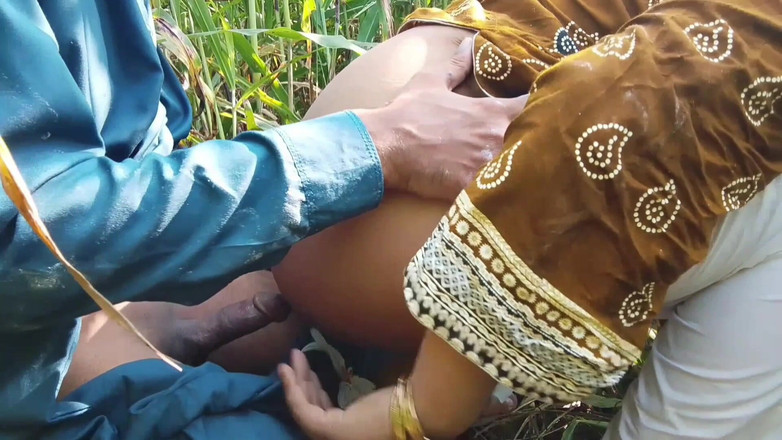 Abida pavreen: Měla sex v polích