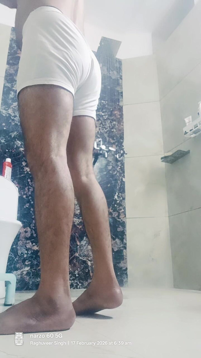 Rajasthani-old-lover: Olgun desi adam duş alıyor