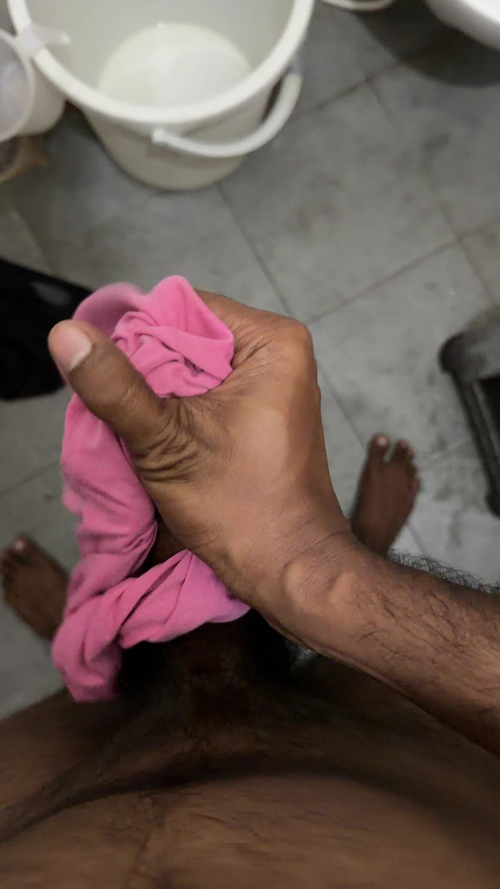 SubmitoBBC: Potrząsanie moją grubą BBC w majtkach przyrodniej siostry