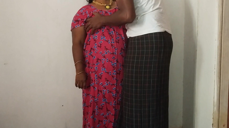 Santhi89: Tamil ateşli ev hanımı güzel eski erkek arkadaşını sikiyor