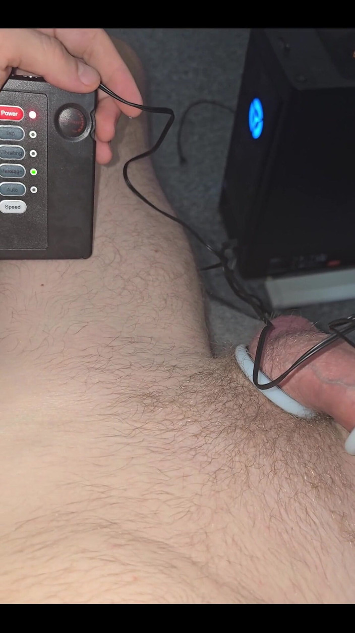 The Max Powers: Kejutan zakar elektro