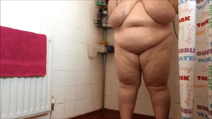 NikNak_BBW: BBw con grandi tette in doccia