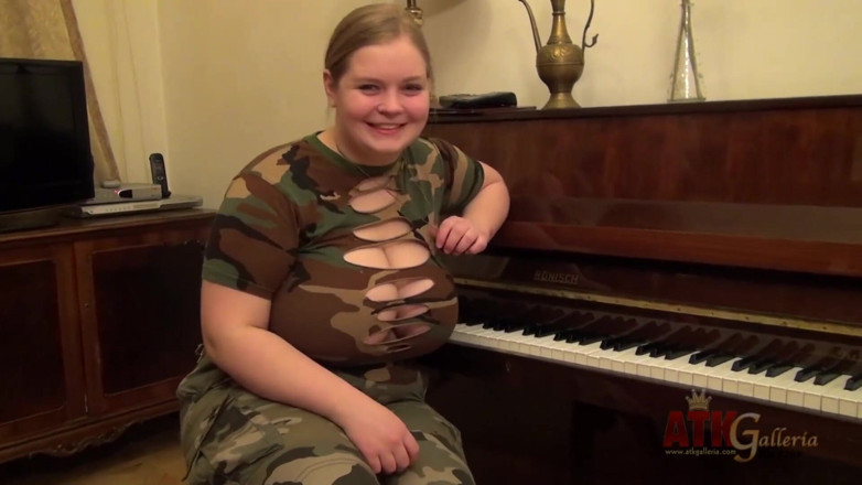 ATK Fans (Solo): Chubby Russian Yada shows huge tits