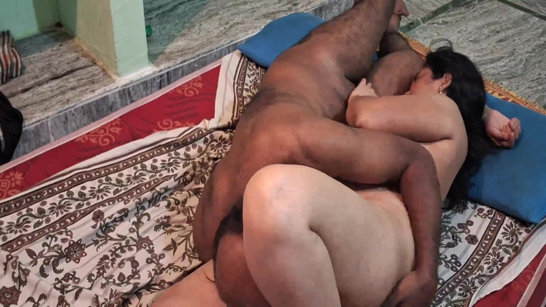 Sexy sindu: India madrastra hardcore con novio