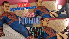 it_footjober: Svázaný Spiderman dostane footjob od Venomu