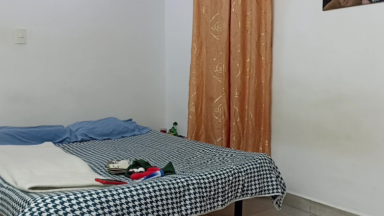 Swingersamateur40: Abang tiri, awak menangkap saya melancap, jangan beritahu dia. Bahagian 1