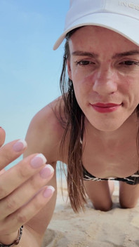 Sexig hikking med mager trans Olya Mayer