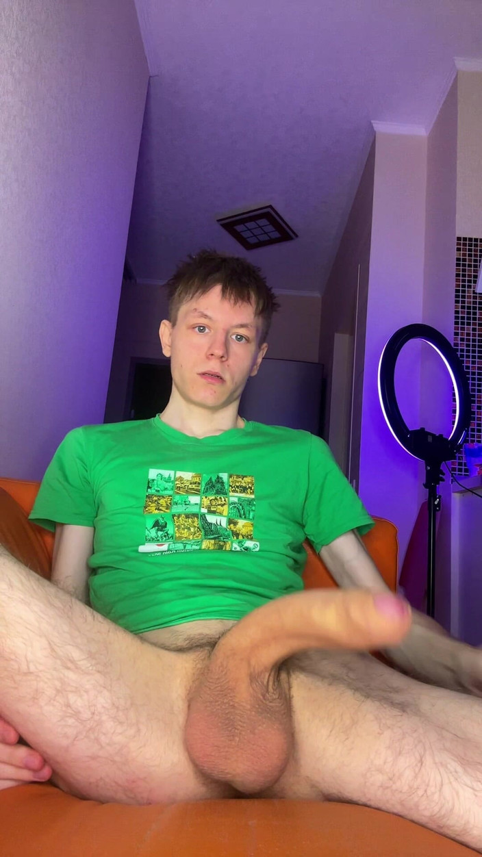 Morflot24: 君が見ているとわかると、チンコがすごく硬くなる